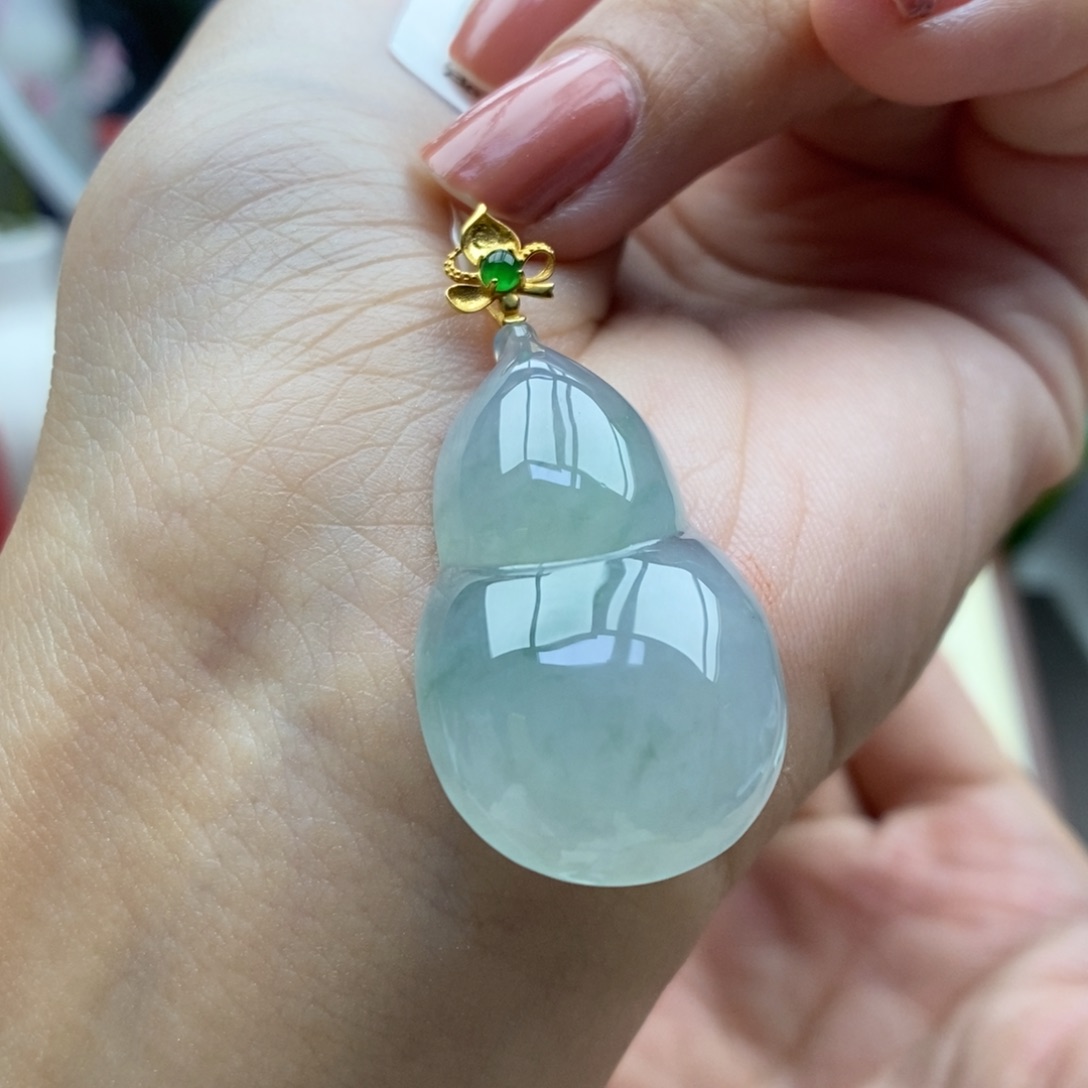 翡翠18K金镶嵌颈饰吊坠32