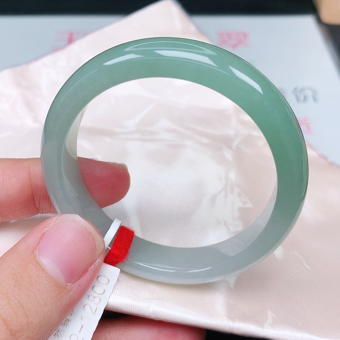 未镶嵌手镯翡翠天然翡翠手镯