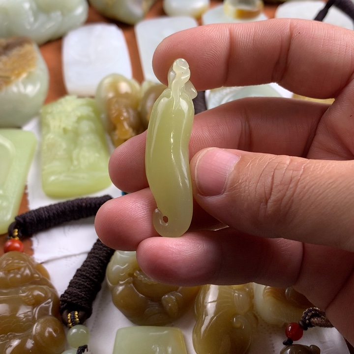 未镶嵌和田玉挂件