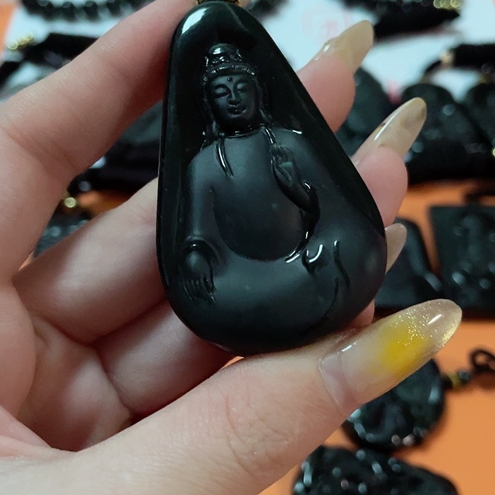 翡翠颈饰未镶嵌?****?翡翠吊坠