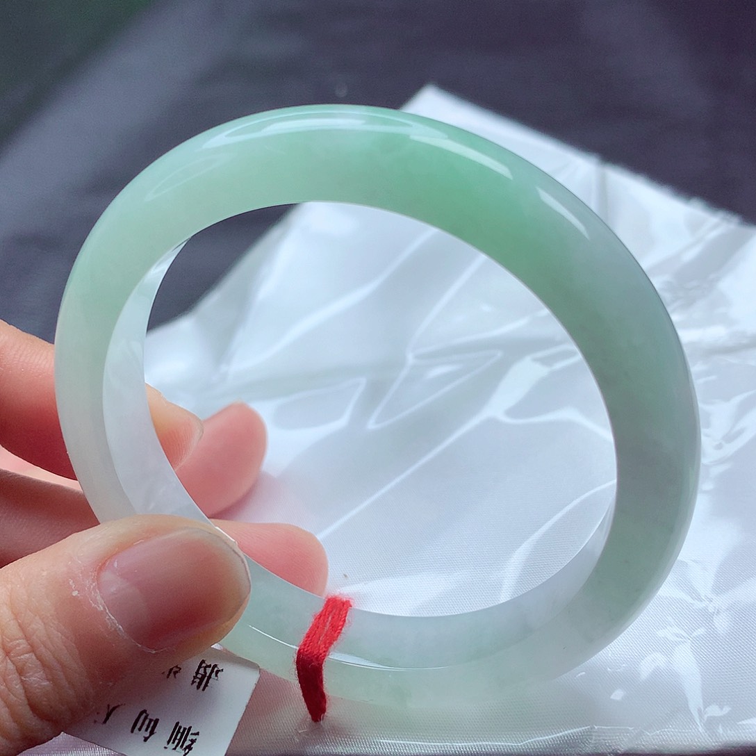 翡翠手镯未镶嵌56 圈
