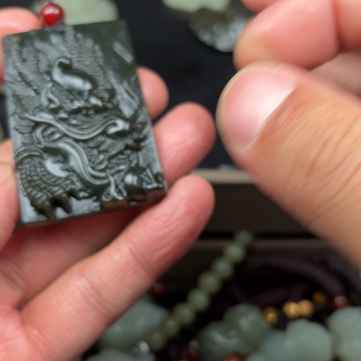 和田玉吊坠未镶嵌