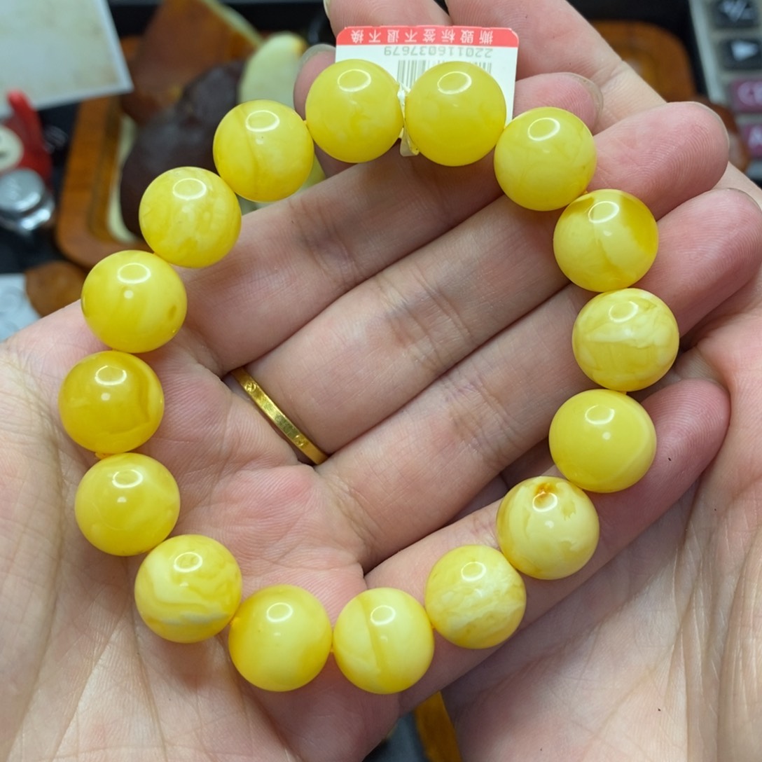 琥珀颈饰未镶嵌唐