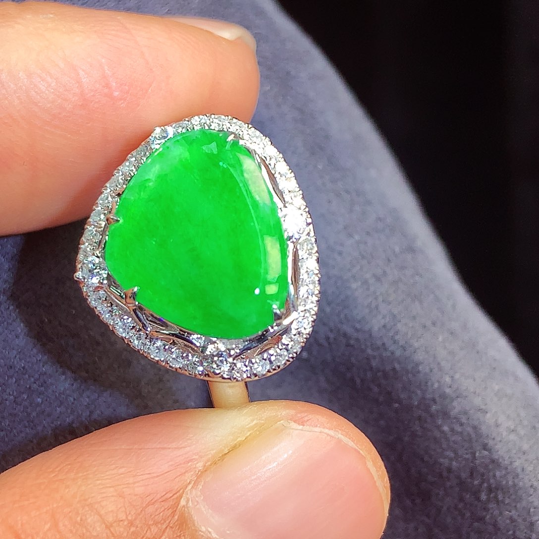 翡翠颈饰18K金镶嵌上新