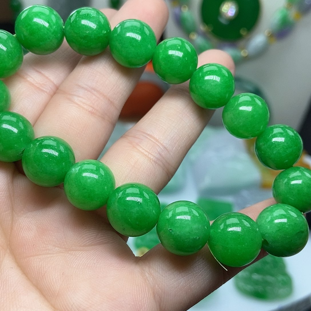 翡翠吊坠(赠链)未镶嵌