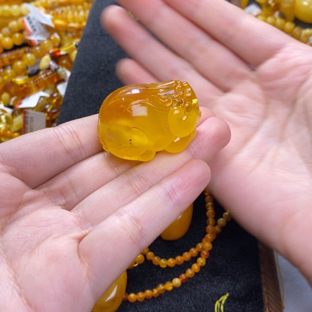 j***y琥珀未镶嵌珠宝奇石