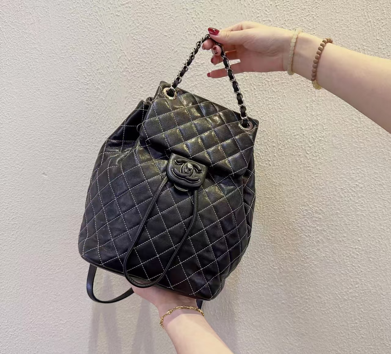 95新 Chanel/香奈儿 香奈儿外缝线双肩包书包黑银/73718770