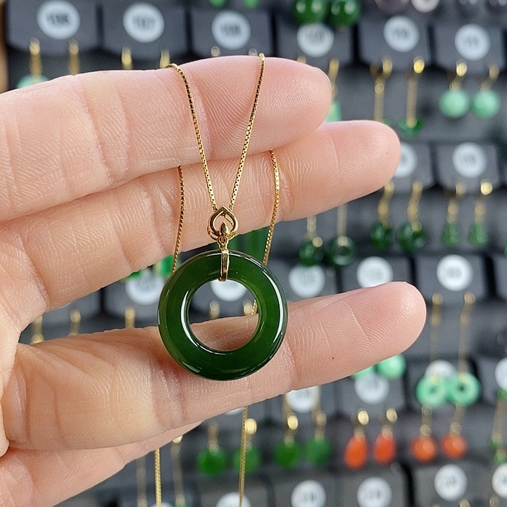 和田玉吊坠(赠链)18K金镶嵌