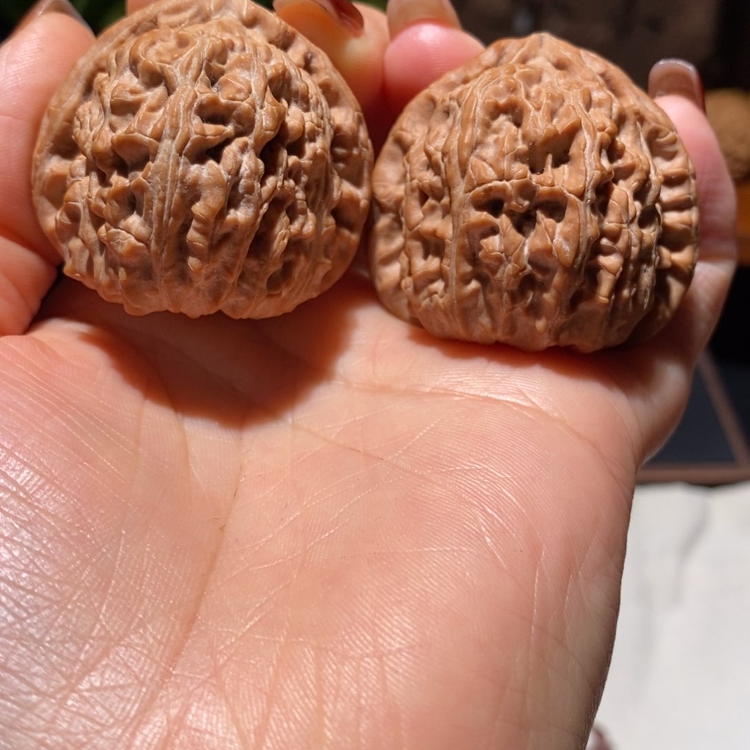 文玩核桃把件39三角白