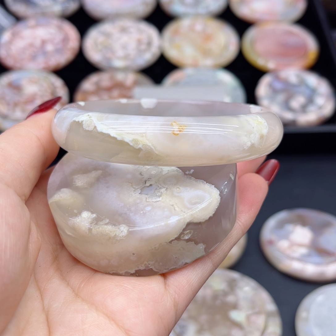 玛瑙/玉髓手镯未镶嵌60