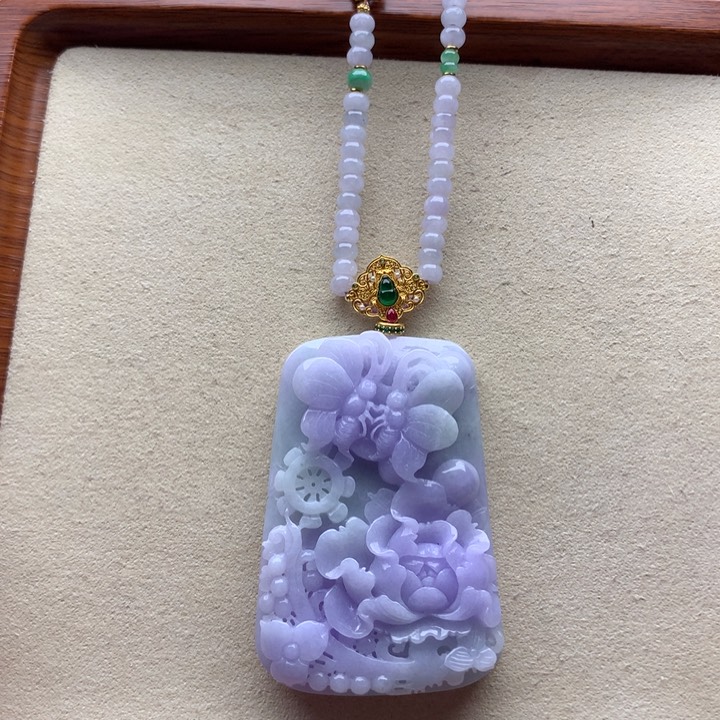 翡翠颈饰未镶嵌紫翡花牌