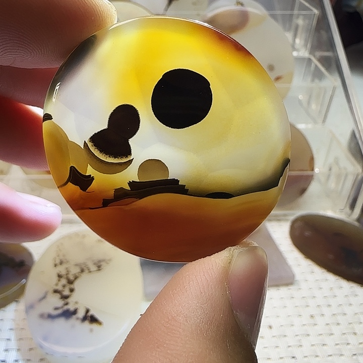 玛瑙/玉髓未镶嵌珠宝奇石