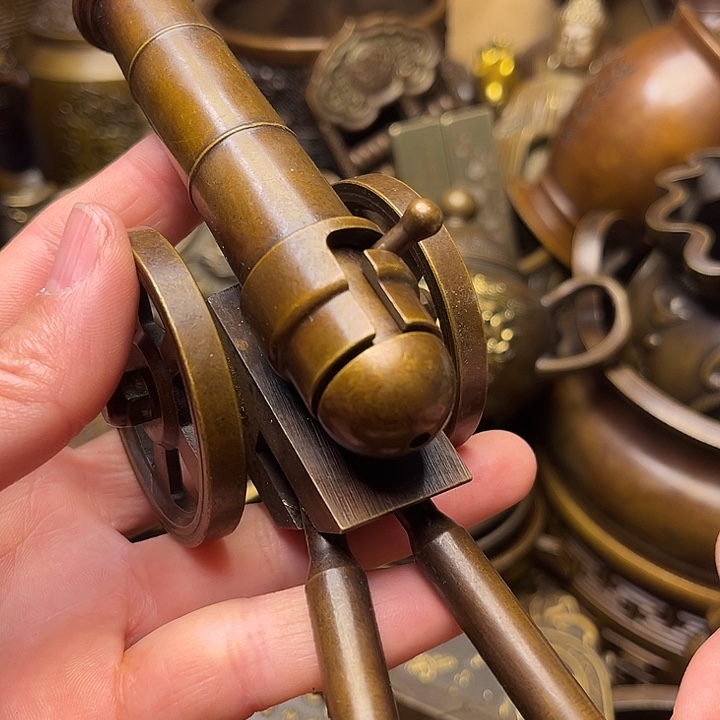 精美铜器批发档口