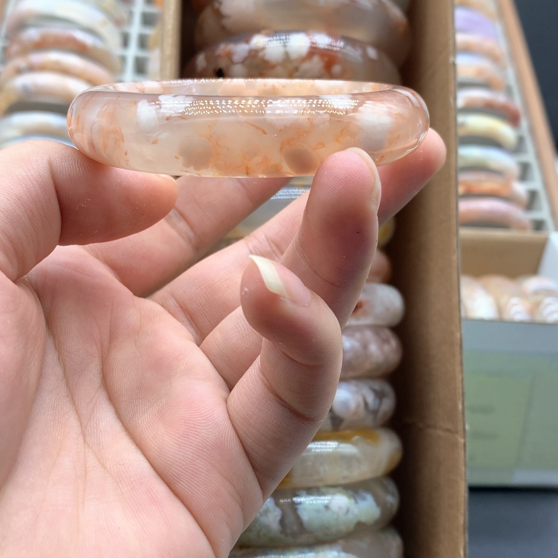 【闪购商品】玛瑙/玉髓手镯未镶嵌a****e