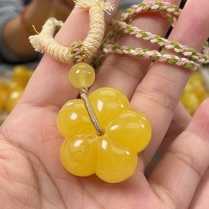 琥珀未镶嵌珠宝奇石h16