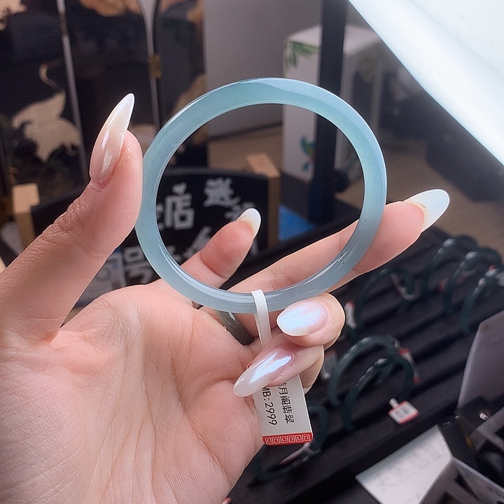 翡翠未镶嵌手镯?**?56圈口