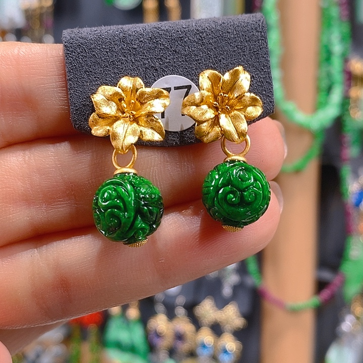 用***t翡翠未镶嵌耳饰翡翠