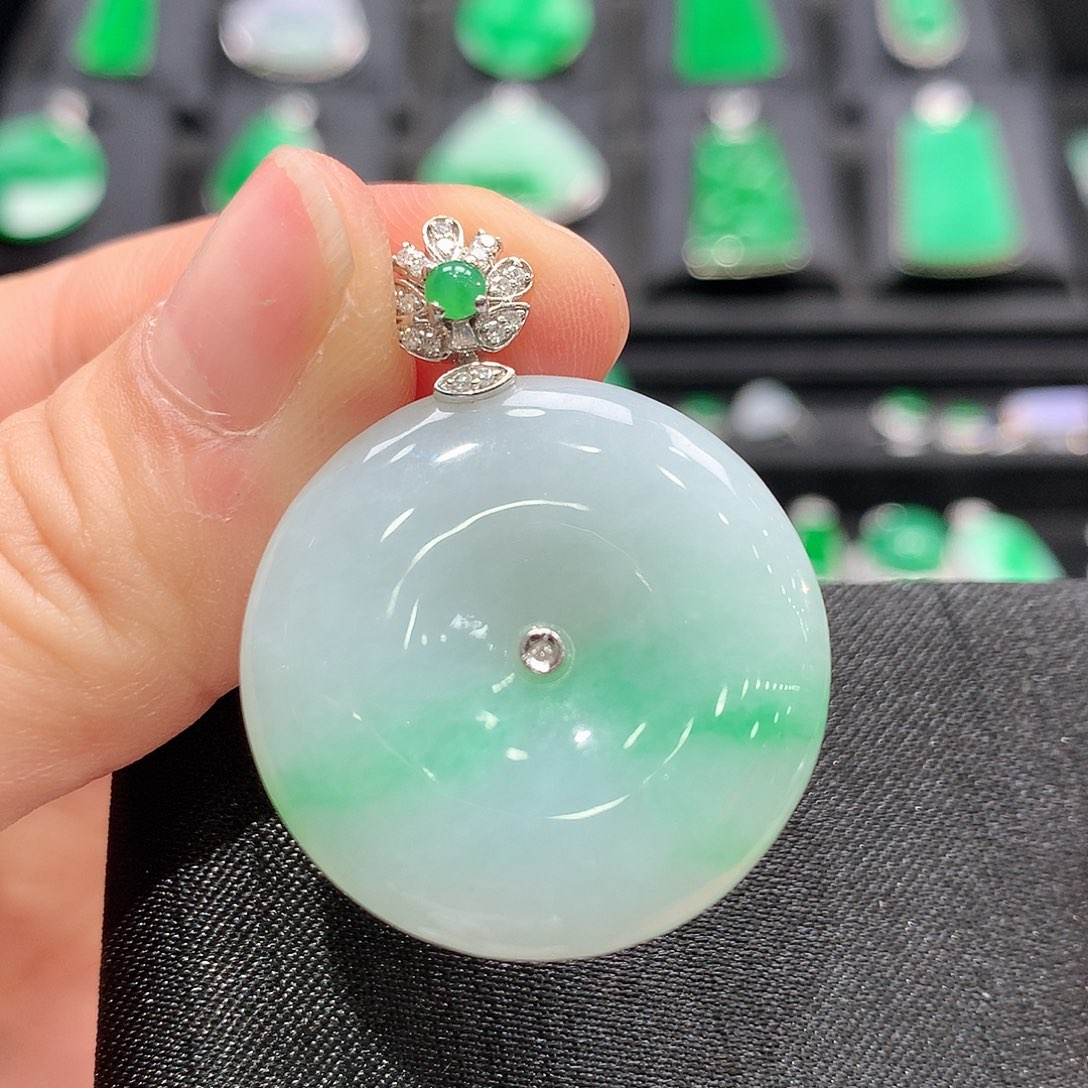 翡翠颈饰18K金镶嵌平安扣