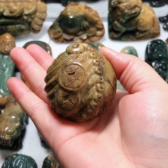 岫岩河磨玉（透闪石质玉）把件未镶嵌