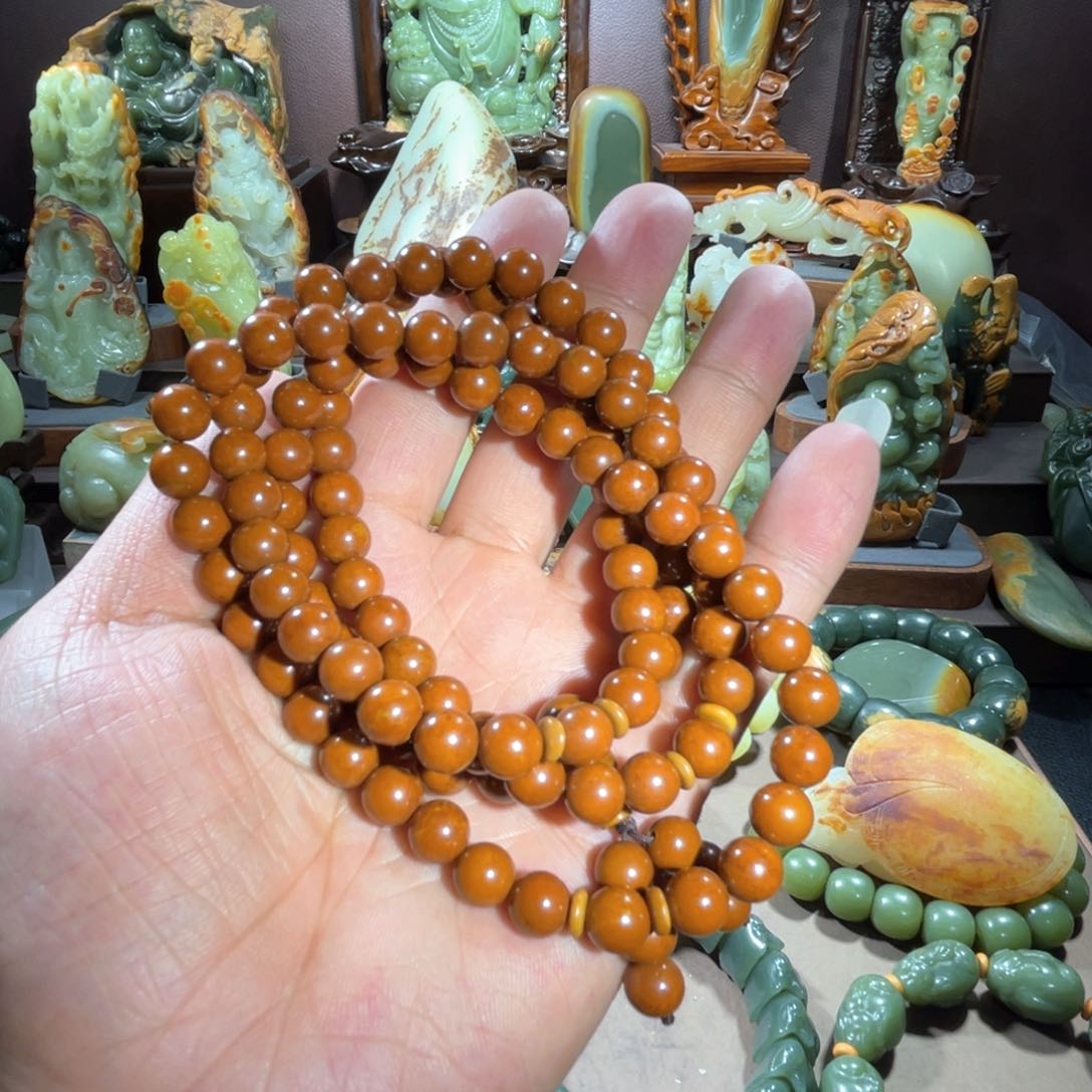 透闪石质玉108卡8皮未镶嵌