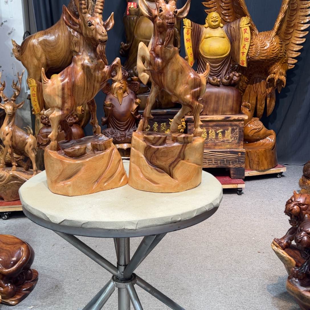 香樟木爬**虫香樟木材质羊财摆件一对