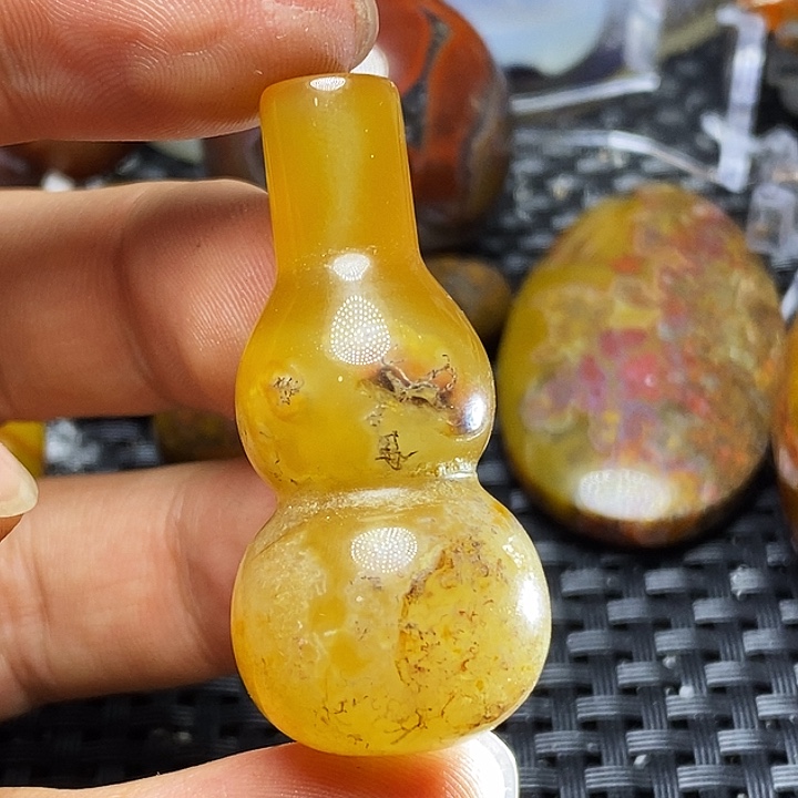 体***生玛瑙/玉髓未镶嵌颈饰