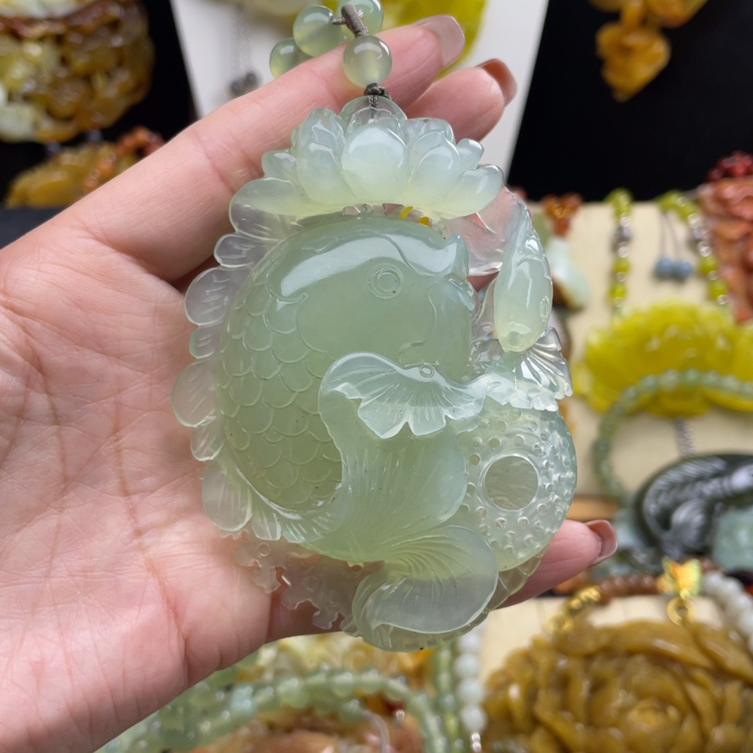 未镶嵌蛇纹石玉颈饰