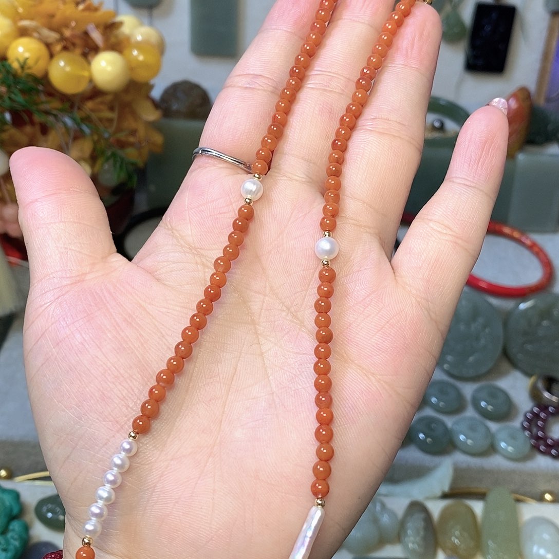 和田玉颈饰未镶嵌南 红