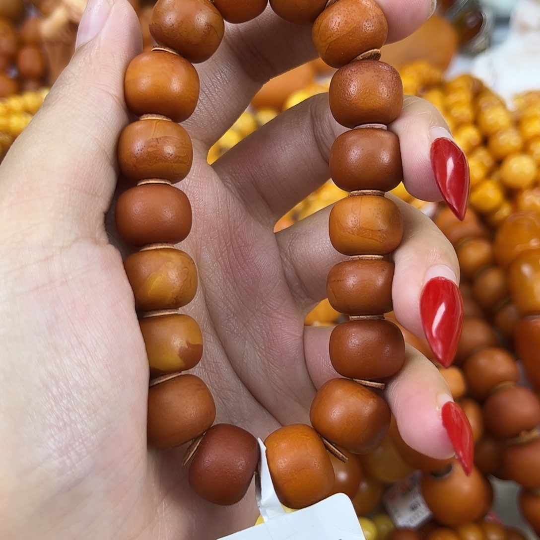 琥珀颈饰未镶嵌蜜蜡