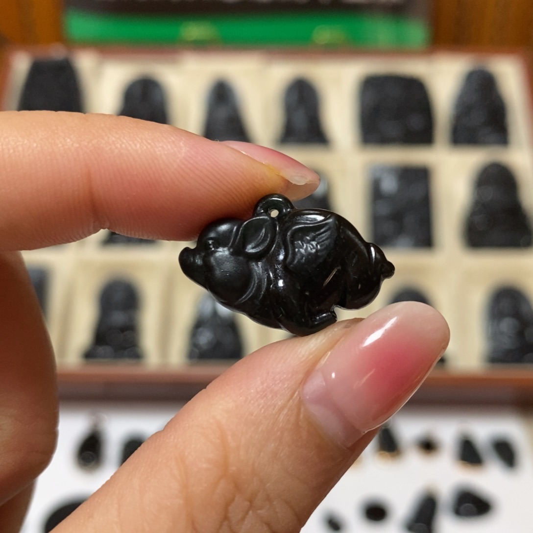 翡翠未镶嵌吊坠(赠链)翡翠