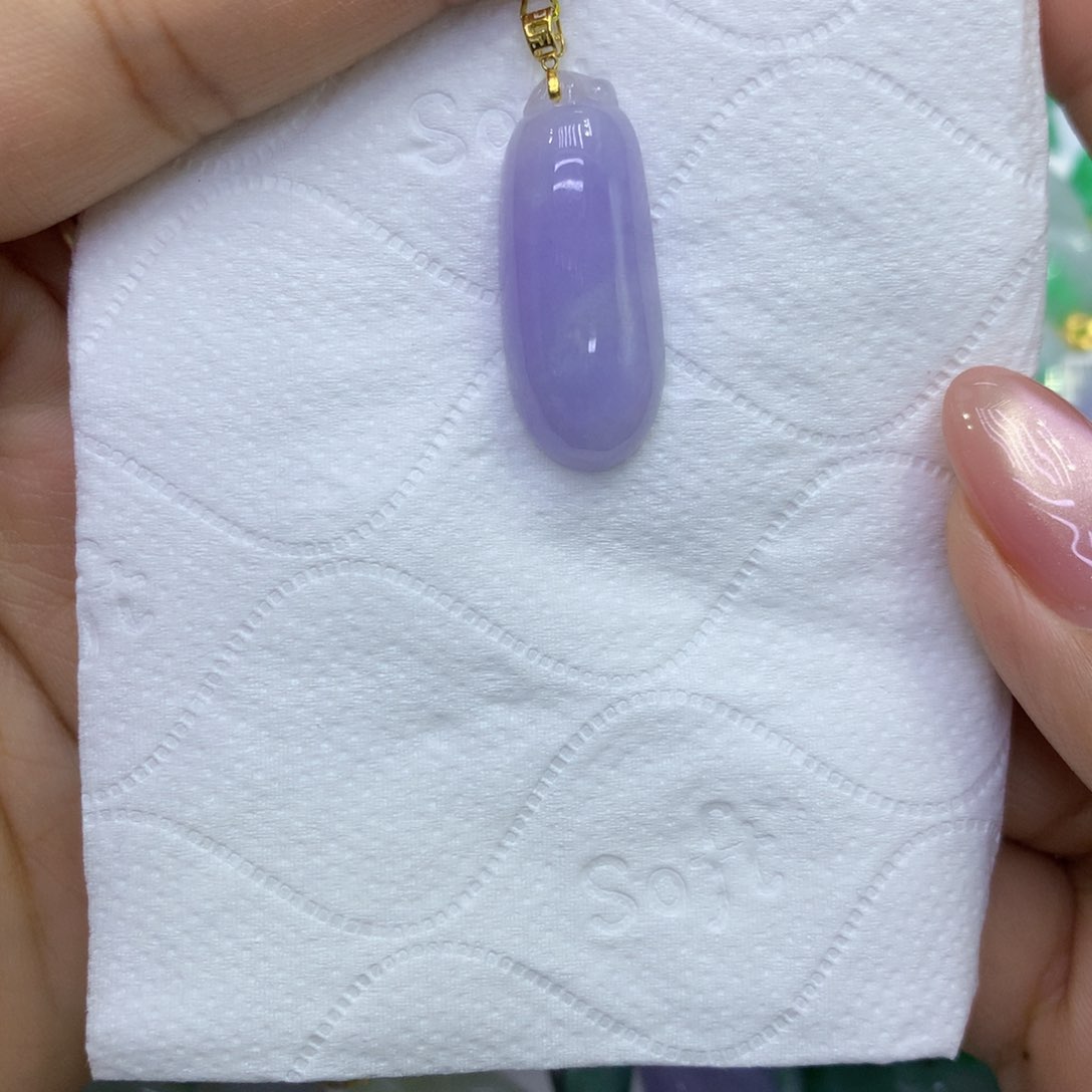 颈饰18K金镶嵌翡翠