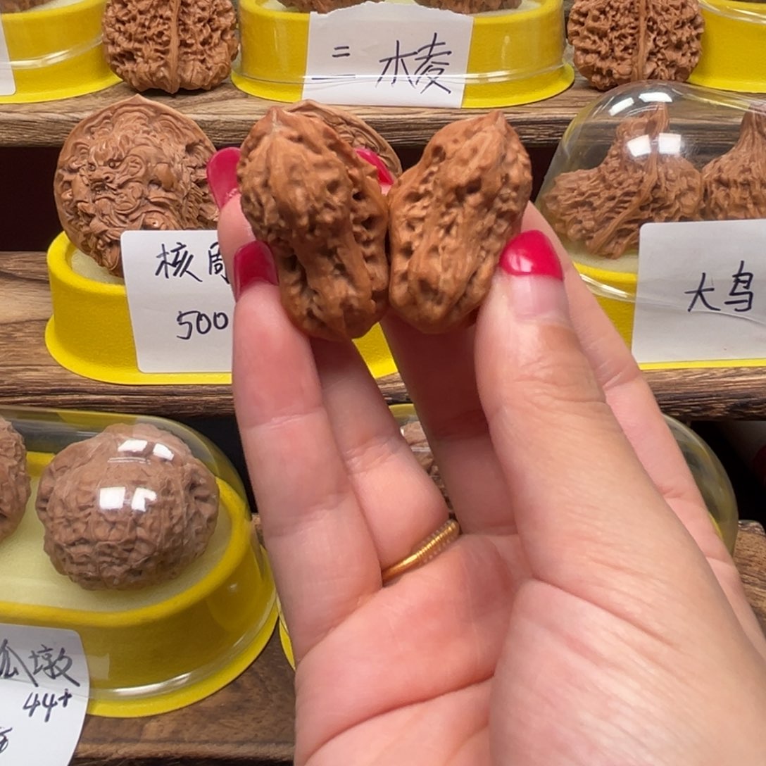 文玩核桃吊坠小鸟