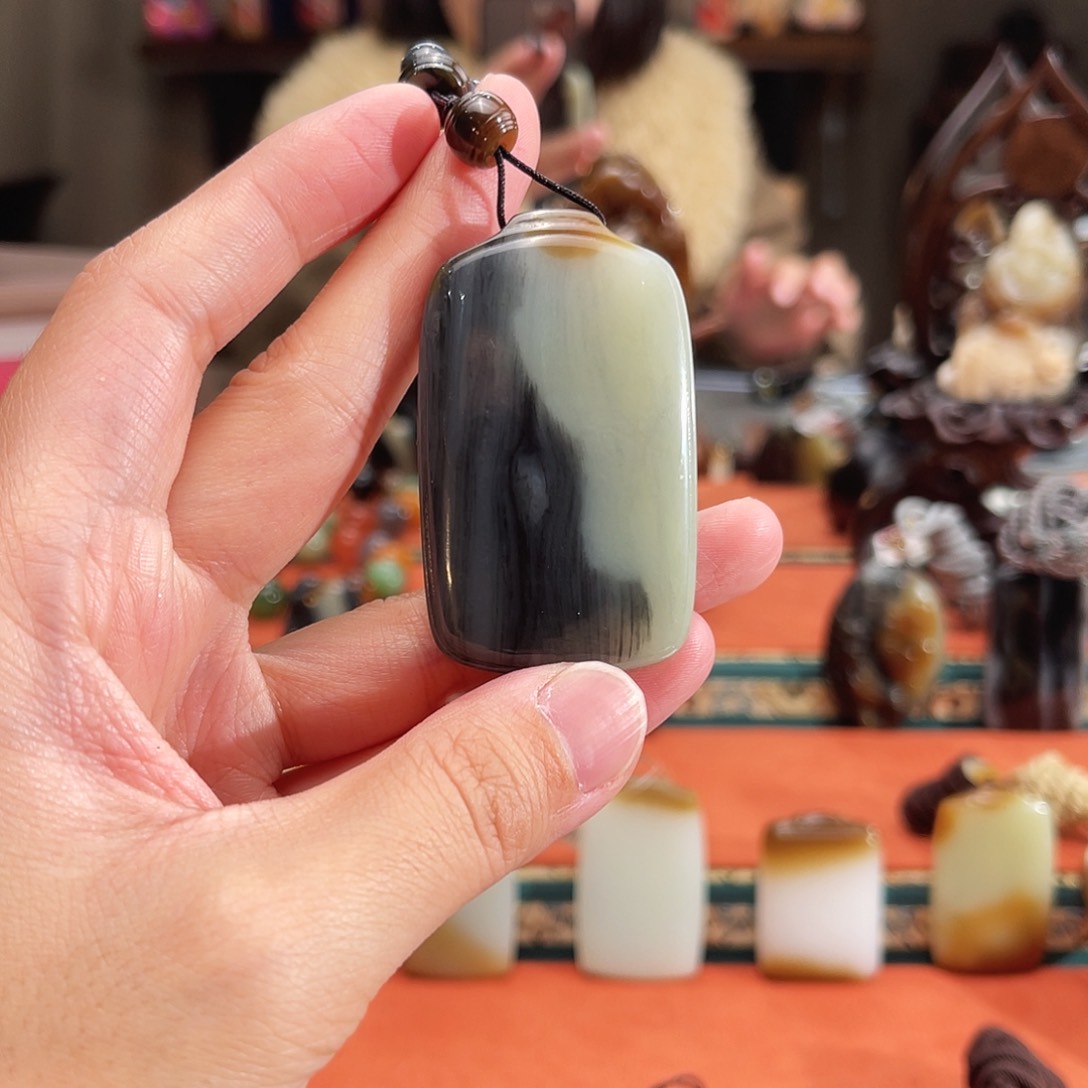 和田玉颈饰未镶嵌