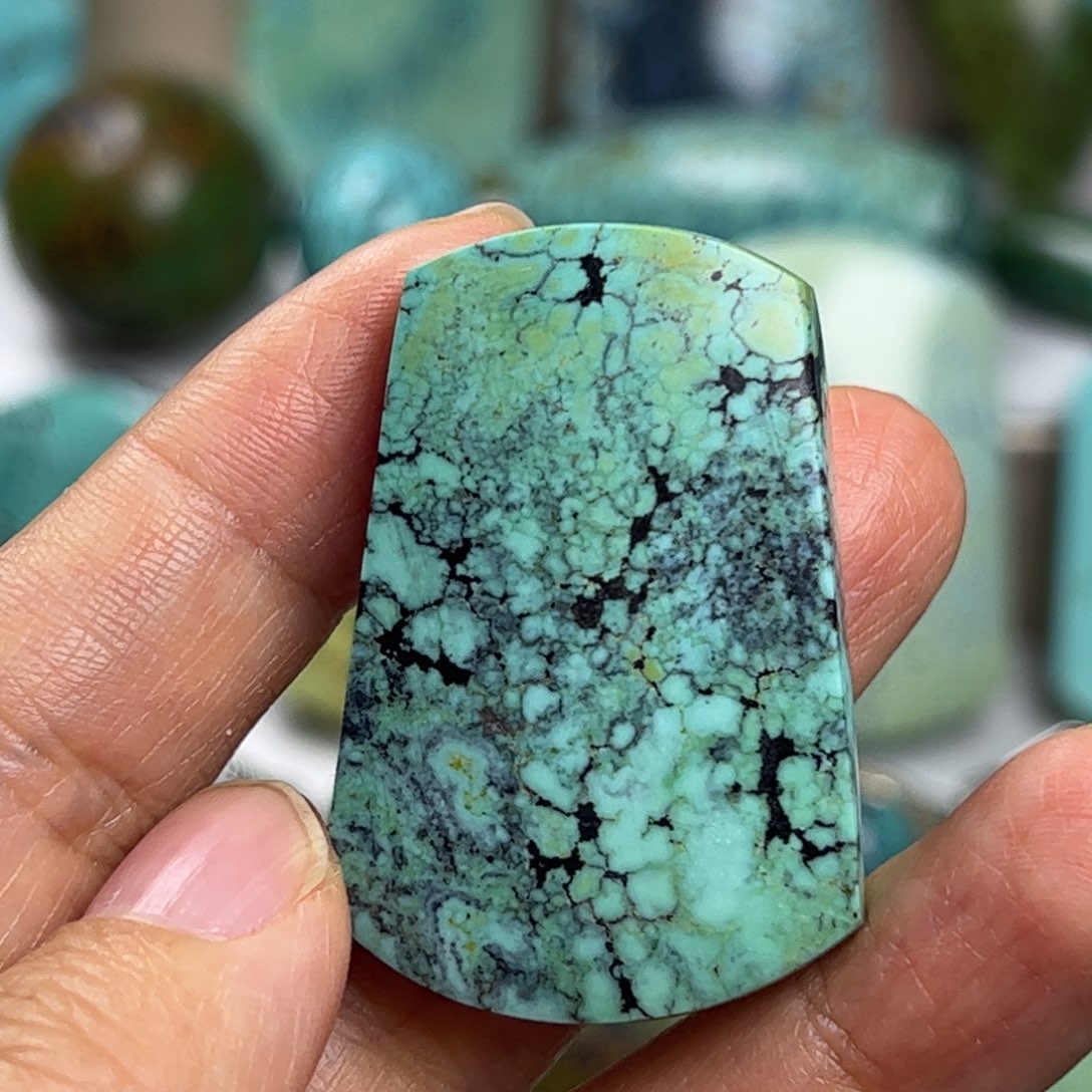 绿松石未镶嵌天然原矿绿松石