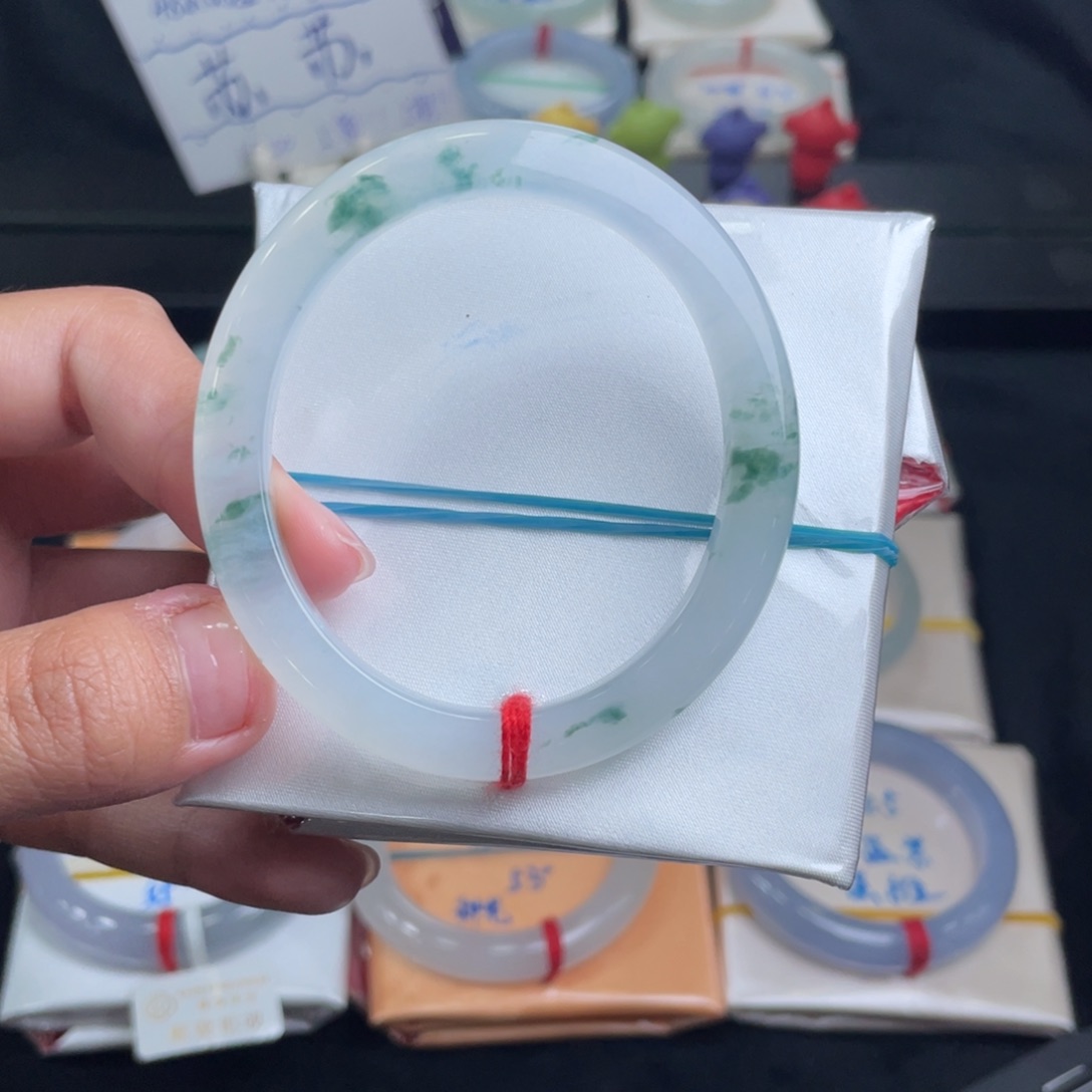 翡翠手镯未镶嵌翡翠手镯13