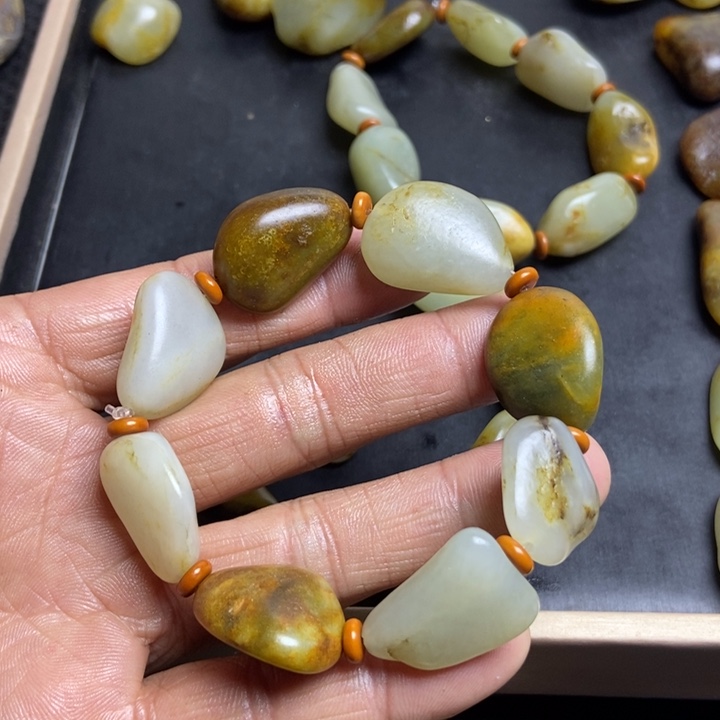 李***军和田玉（糖玉）未镶嵌珠宝奇石