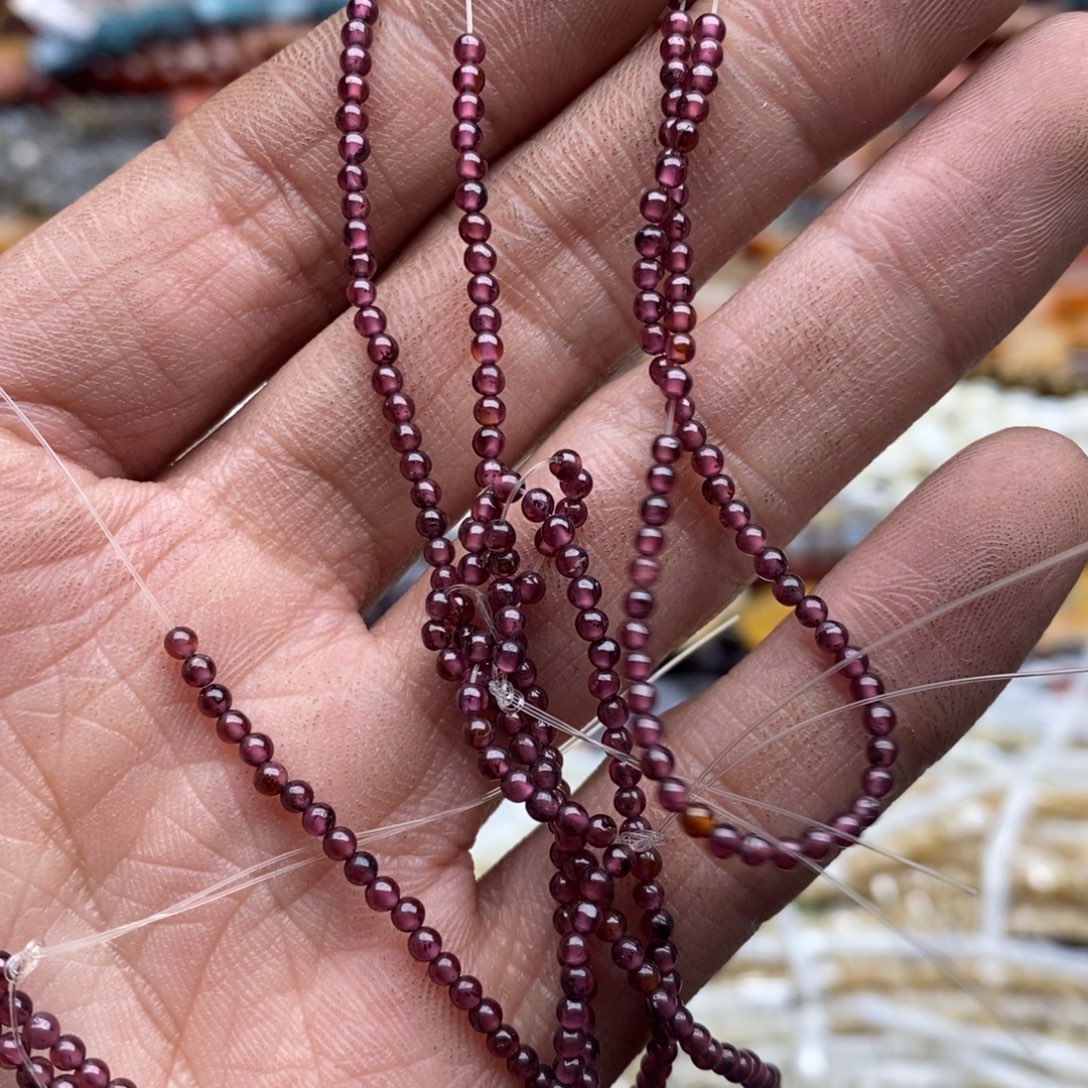 玛瑙/玉髓未镶嵌珠宝半成品一条天然2mm紫牙乌石榴石圆珠