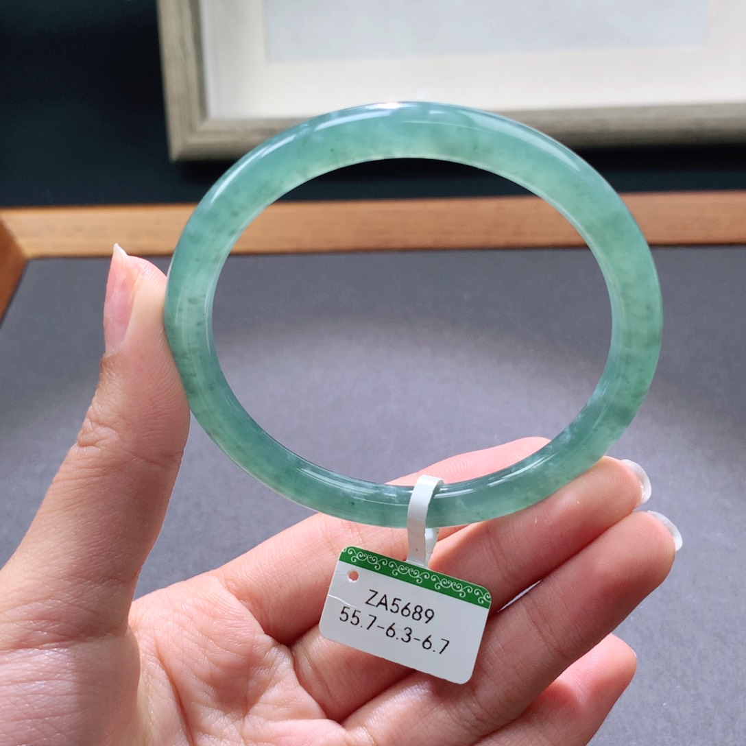 翡翠手镯未镶嵌天然翡翠手镯叮当镯
