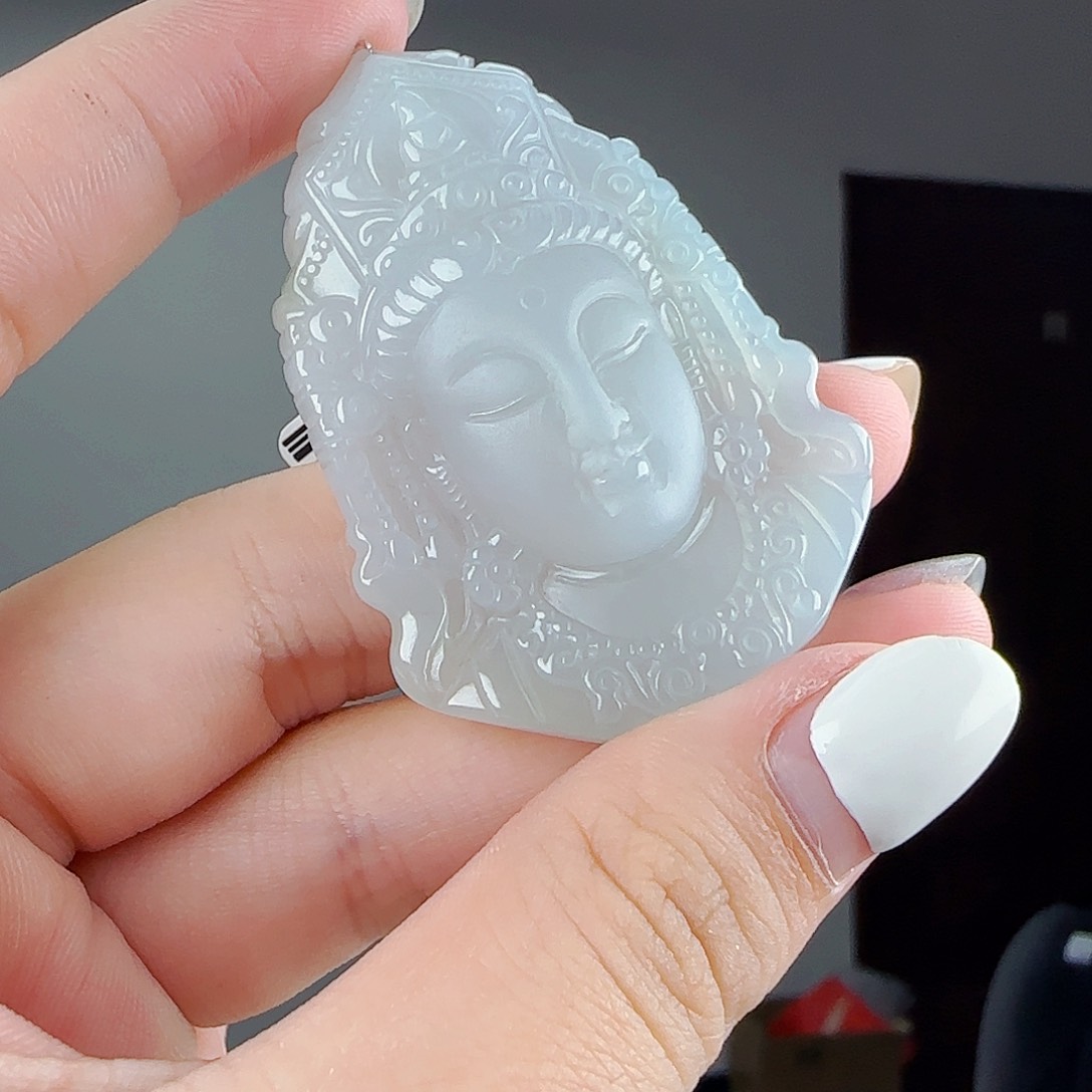 翡翠未镶嵌颈饰观音头