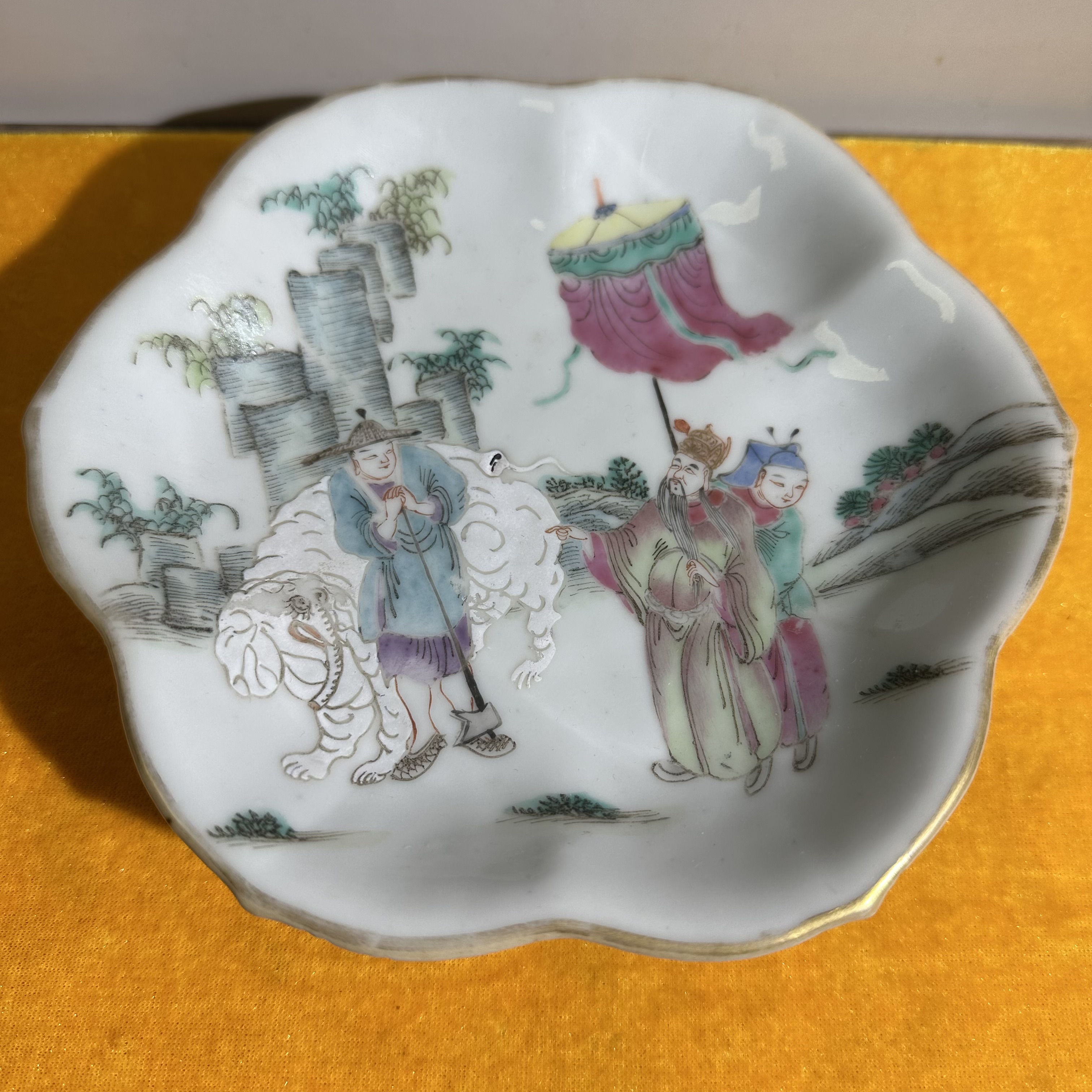 清同治/粉彩人物故事海棠盘/极美82/全品/C1102013/北京朝阳文物