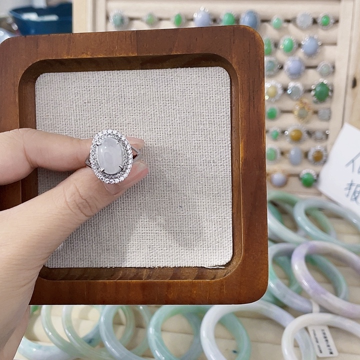 翡翠未镶嵌颈饰天然翡翠Ａ货