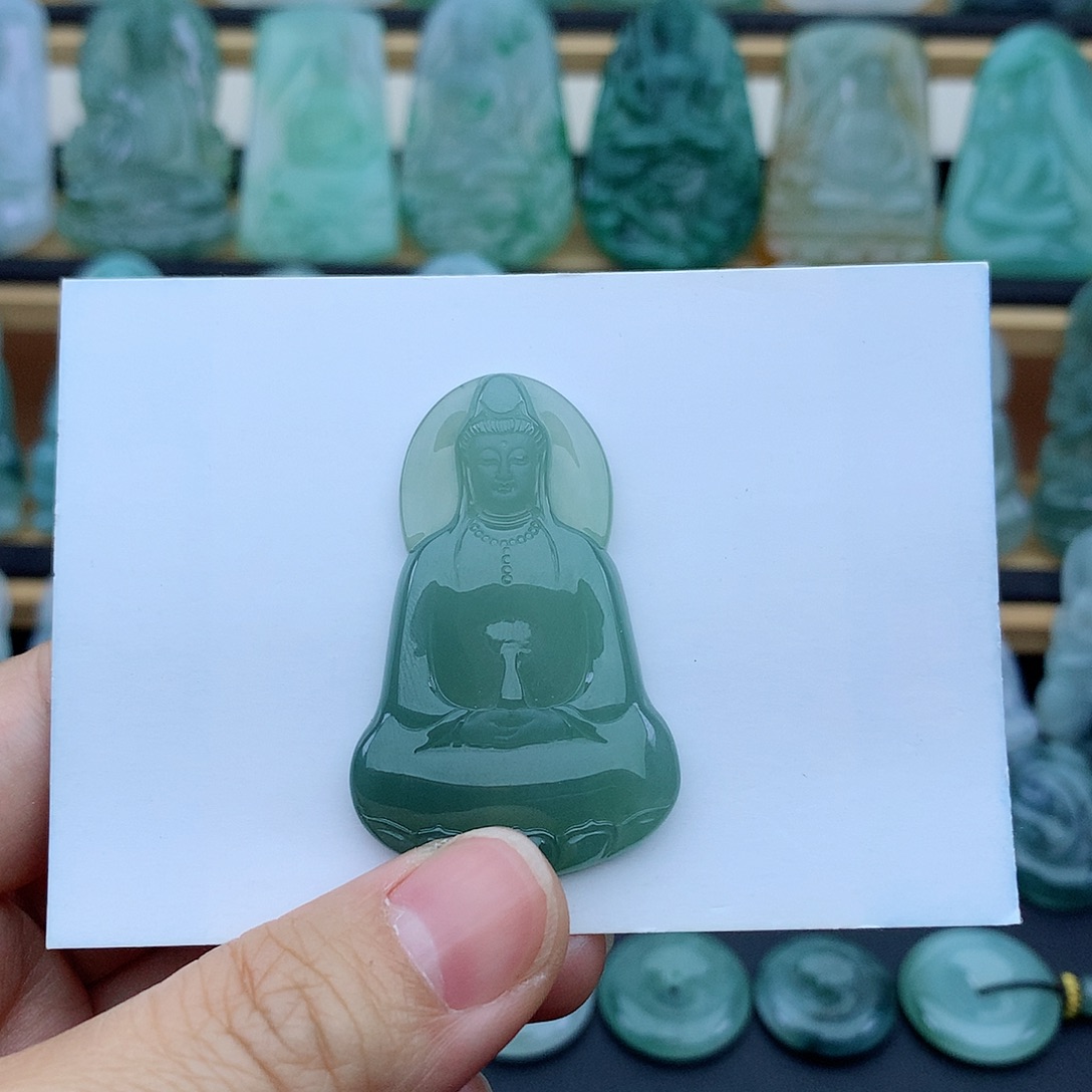 天***然翡翠未镶嵌颈饰观音