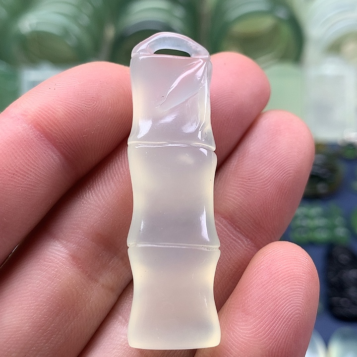 蛇纹石玉挂坠未镶嵌