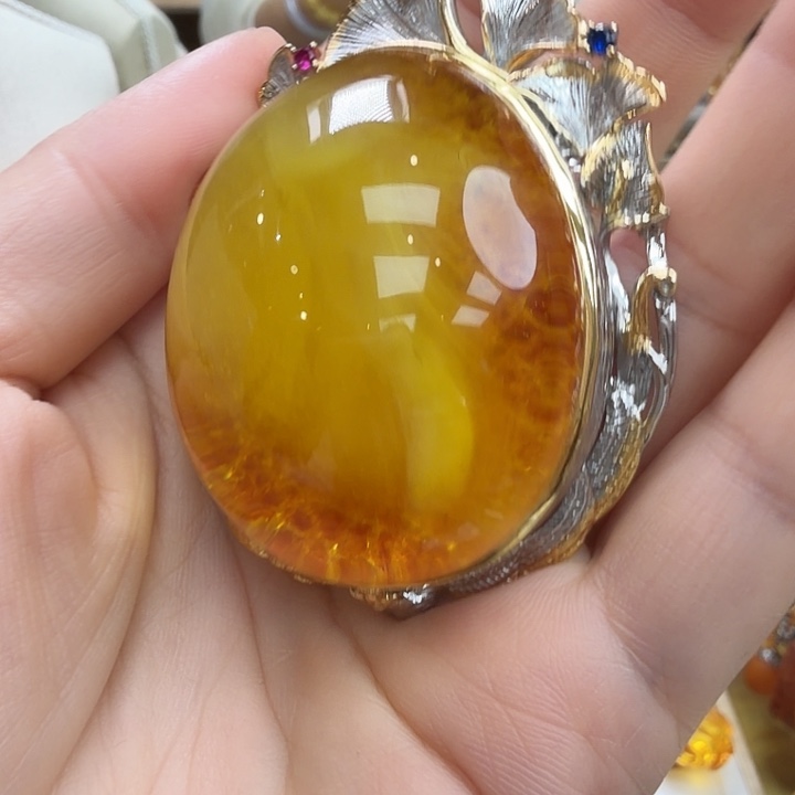 琥珀未镶嵌珠宝奇石