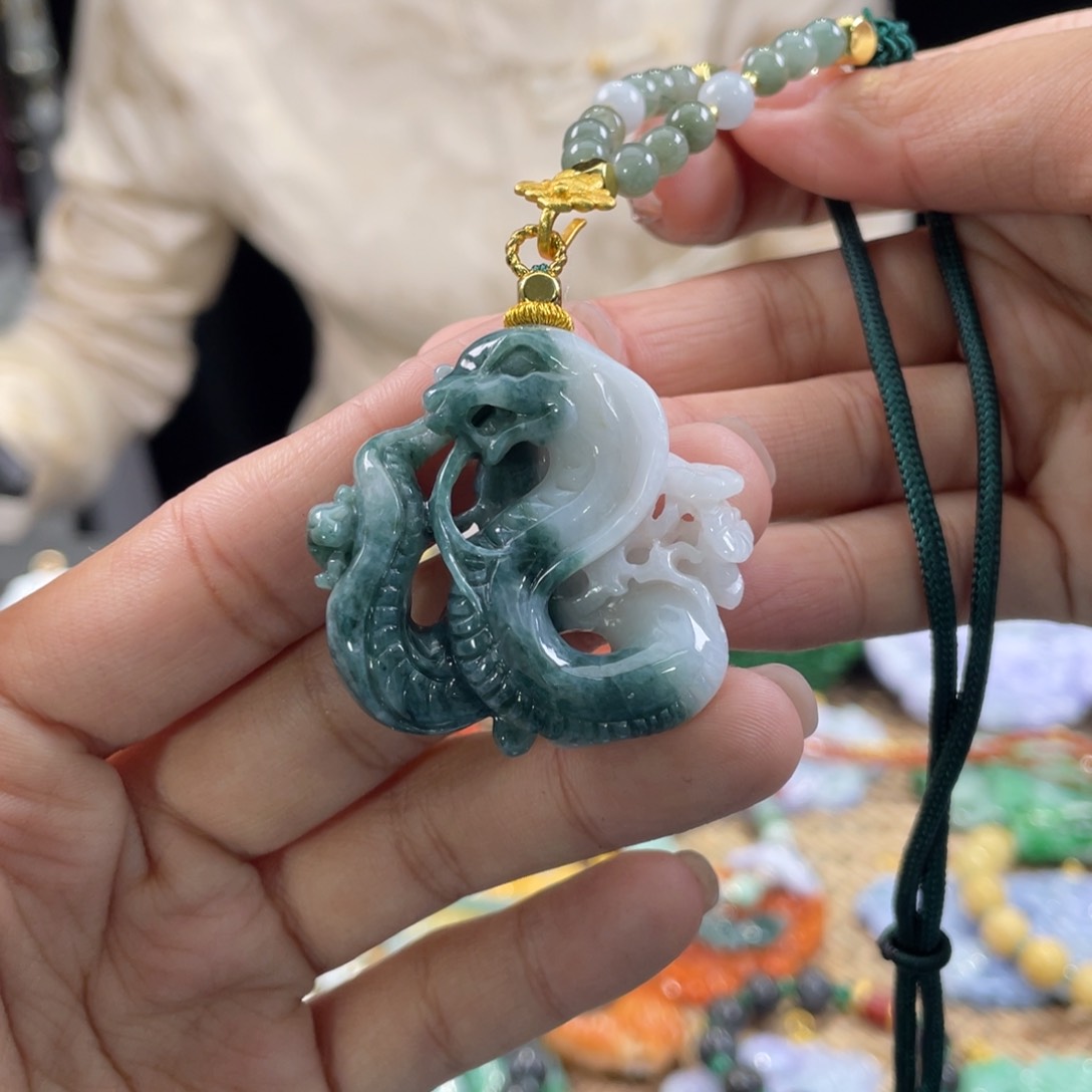 翡翠颈饰未镶嵌代编织