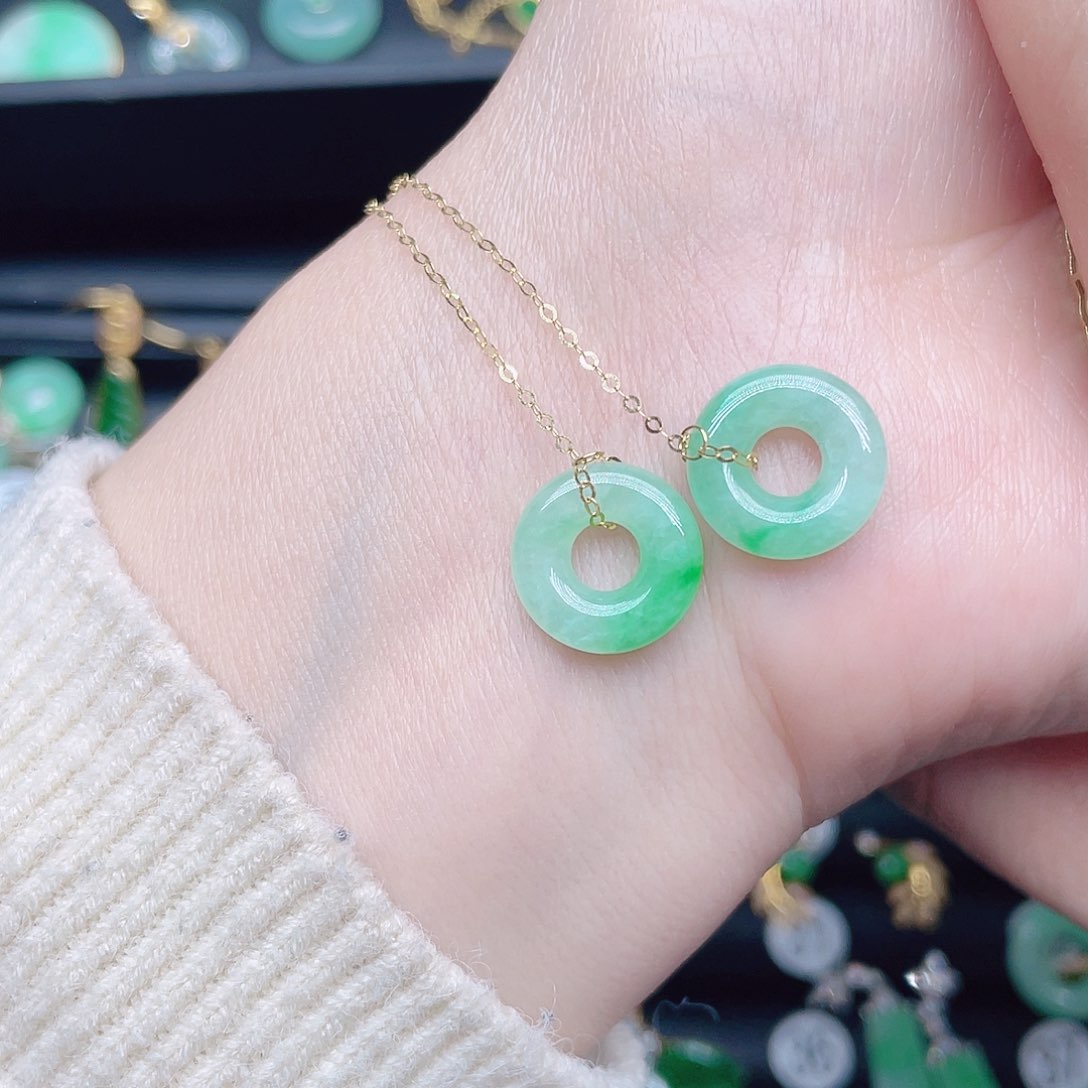 翡翠耳饰18K金镶嵌天然翡翠