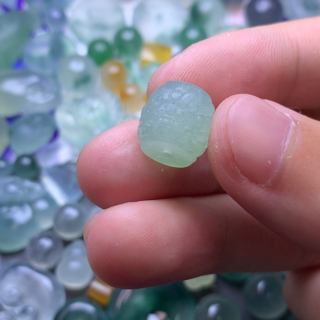 定制翡翠未镶嵌挂件
