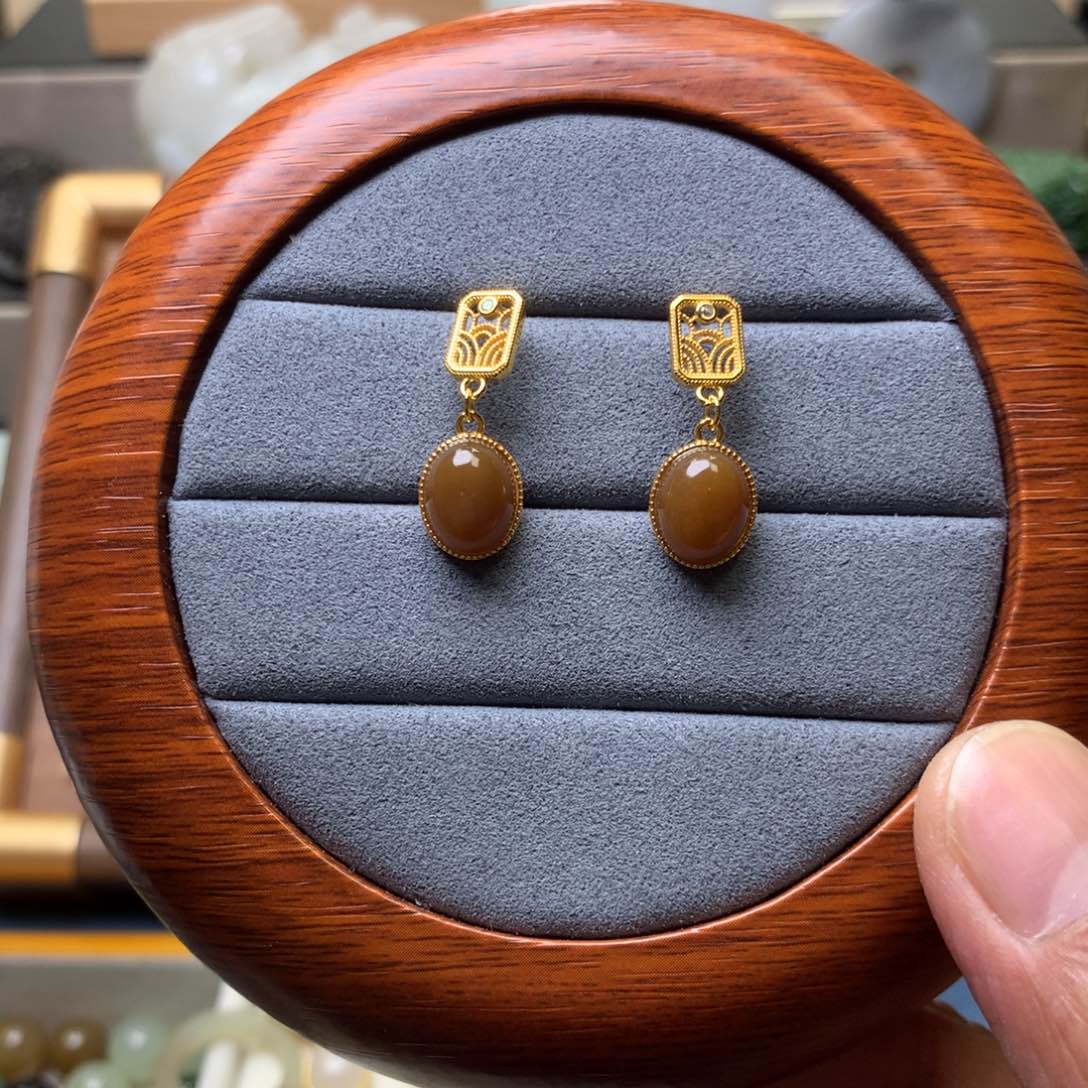 和田玉颈饰未镶嵌阳****地耳钉