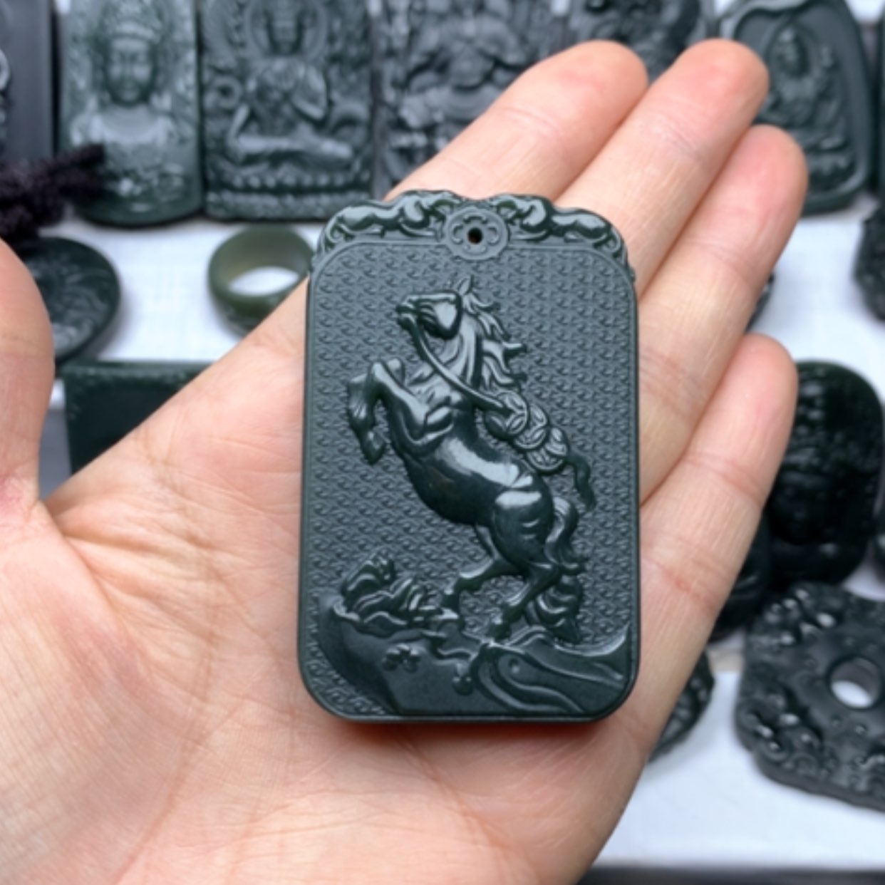 【闪购商品】和田玉颈饰未镶嵌增*双面雕刻