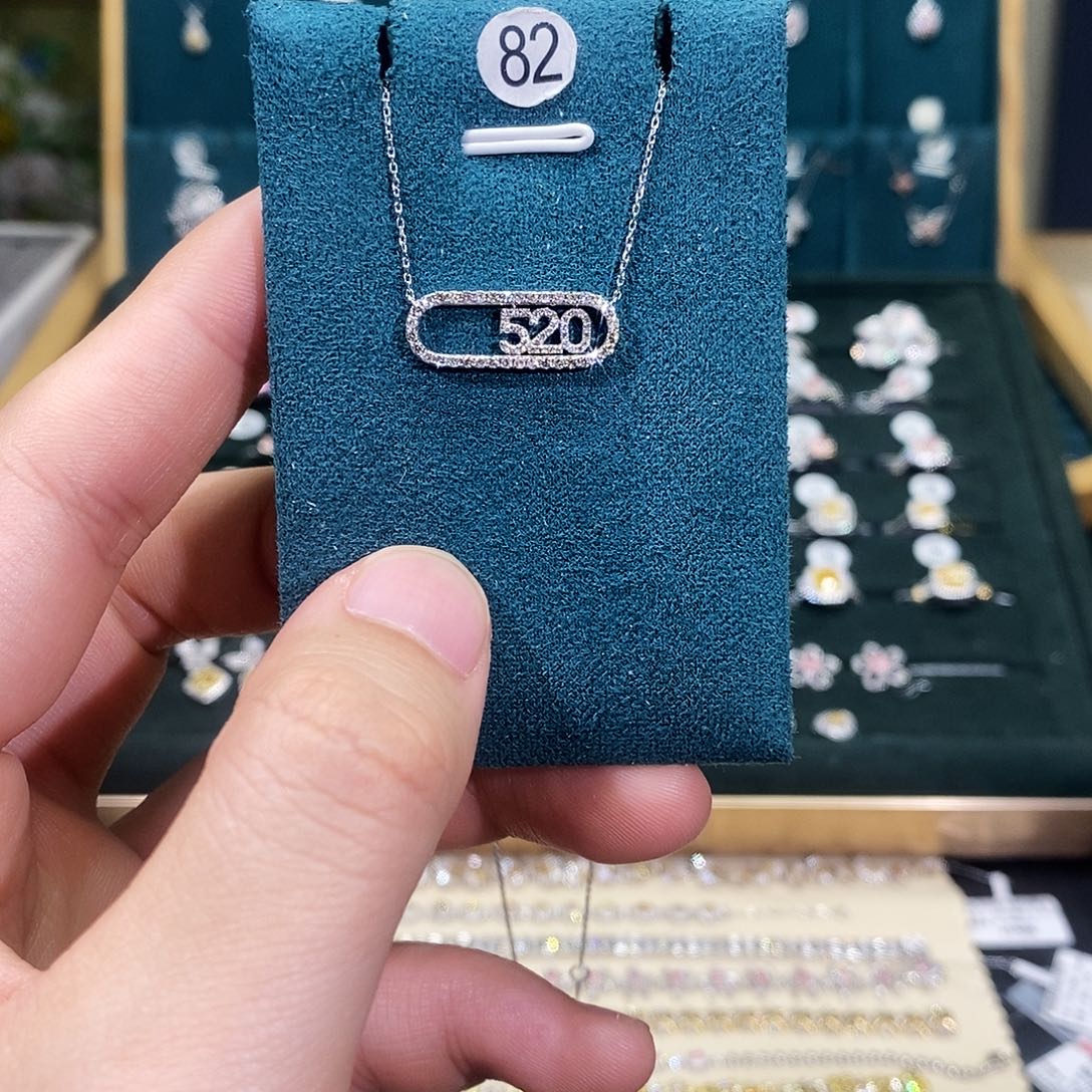 钻石颈饰18K金镶嵌项链